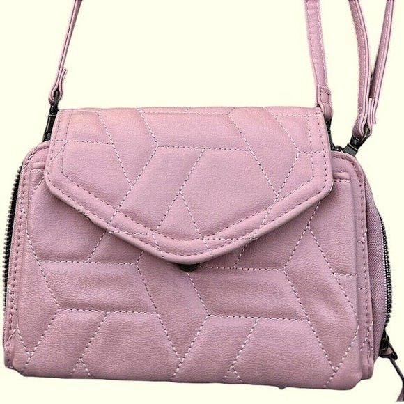 NWOT Quilted Crossbody Bag, Pink Shoulder Bag, Flap‎ Closure, Wallet Purse - Picture 1 of 5